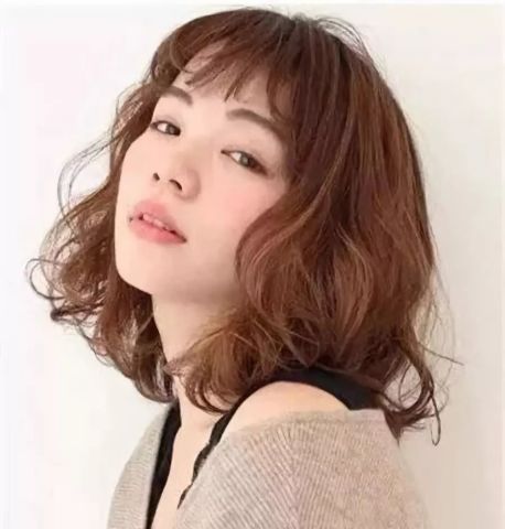 最新女性发型，时尚魅力打造步骤指南