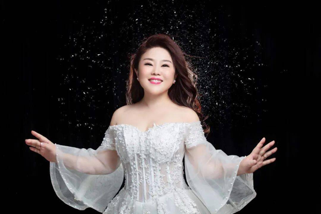 科技神器揭秘，演员沙莎的智能生活掌控之道